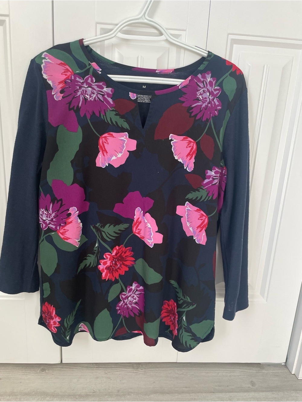 Van Heusen Navy Floral Long-Sleeve V-Notch Top